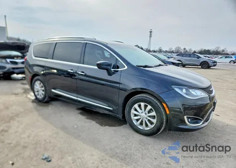 2018 Chrysler Pacifica Touring L Plus z USA, uszkodzony, nr VIN 2C4RC1EG2JR182396